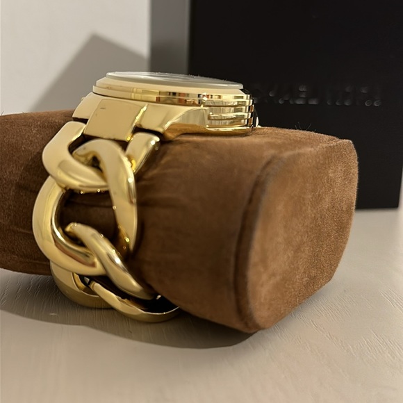 Michael Kors Cuban Link Chain Watch - Picture 3 of 8